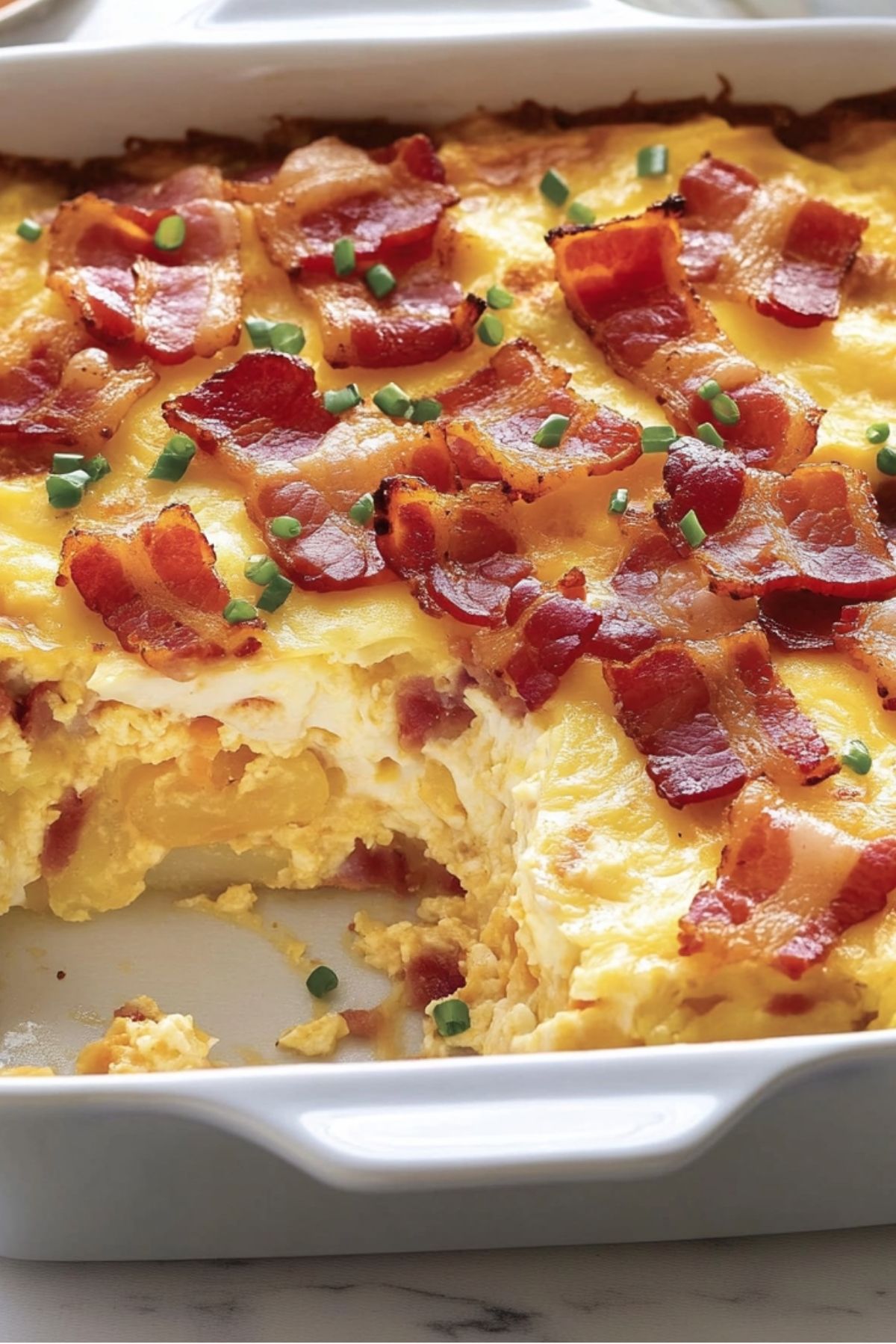 Breakfast Bliss: Bacon, Egg & Hashbrown Casserole That Feeds a Crowd