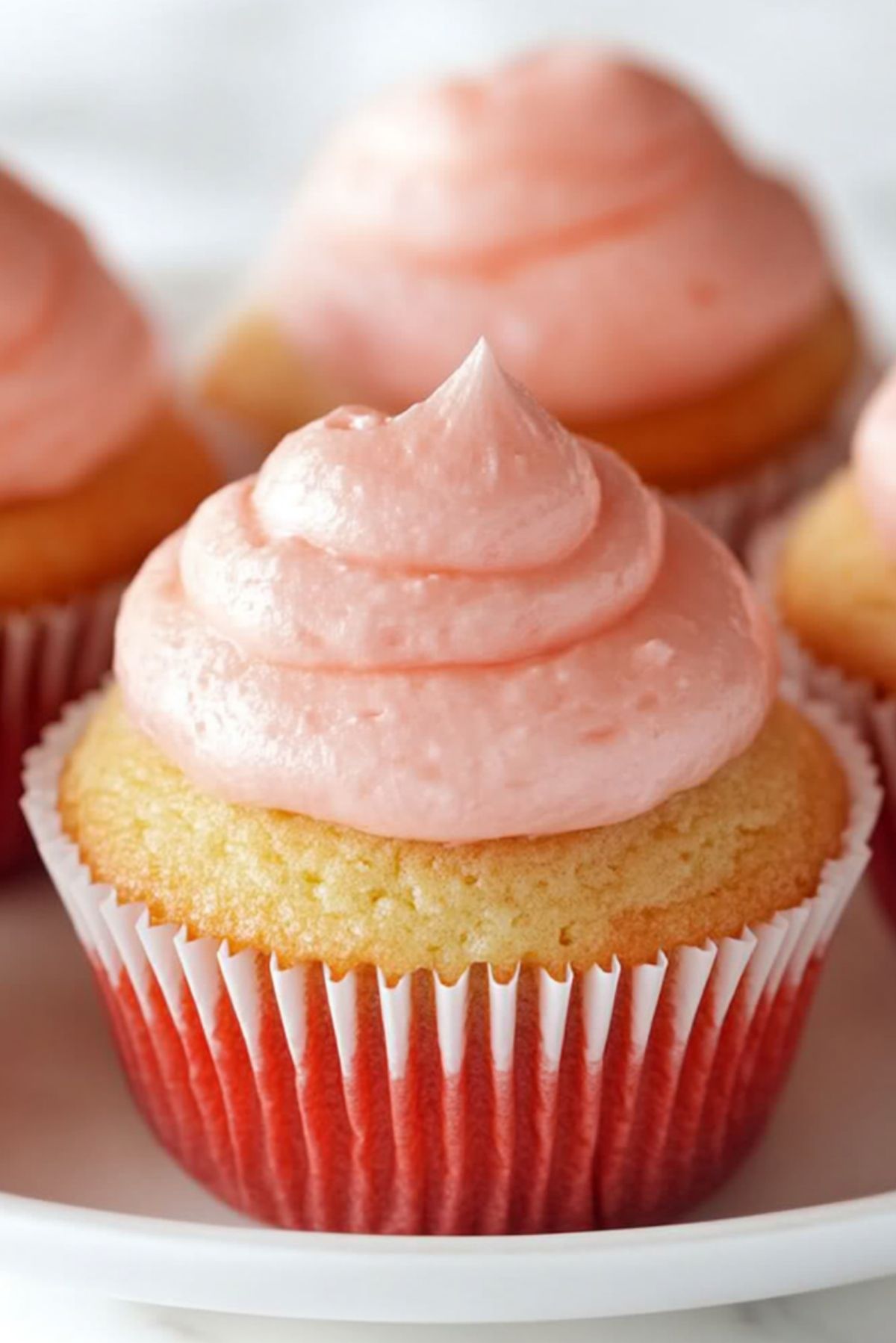 Strawberries and Cream Cupcakes: A Dreamy Dessert for Every Occasion