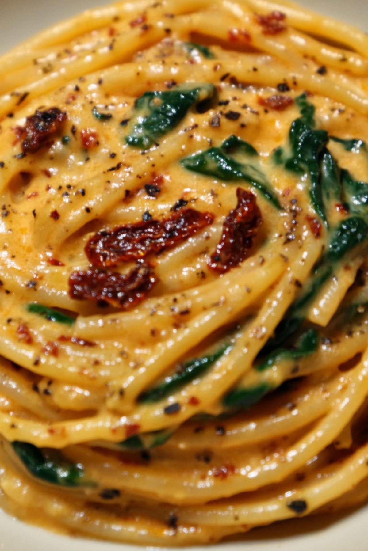 Spaghetti & Spinach with Sun-Dried Tomato Cream Sauce: A Flavor-Packed Pasta You’ll Love